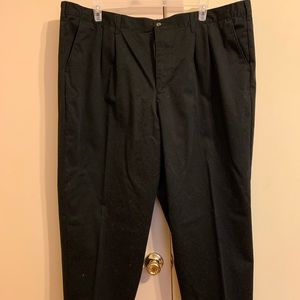 Men’s Basic Editions black slacks pleated front